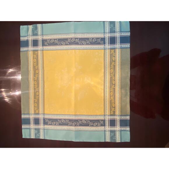 NWT French Provincial Jacquard Floral Chartreuse Teal Table Runner LaCigale